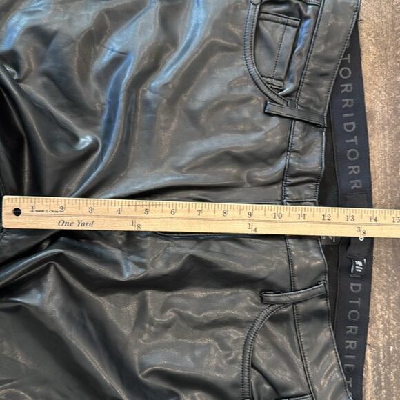 Torrid Women's Sky High Skinny Faux Leather High Rise Pant Black Size 14 - Picture 6 of 9